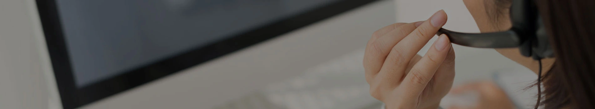 Зв'яжіться з нами